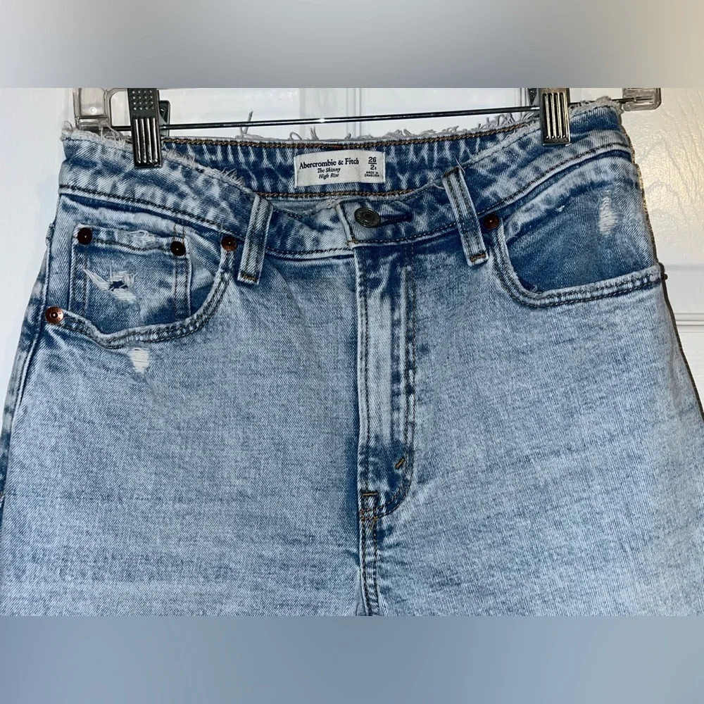Abercrombie & Fitch Jeans The Skinny HIgh Rise Curve Love Size 26/2 Distressed